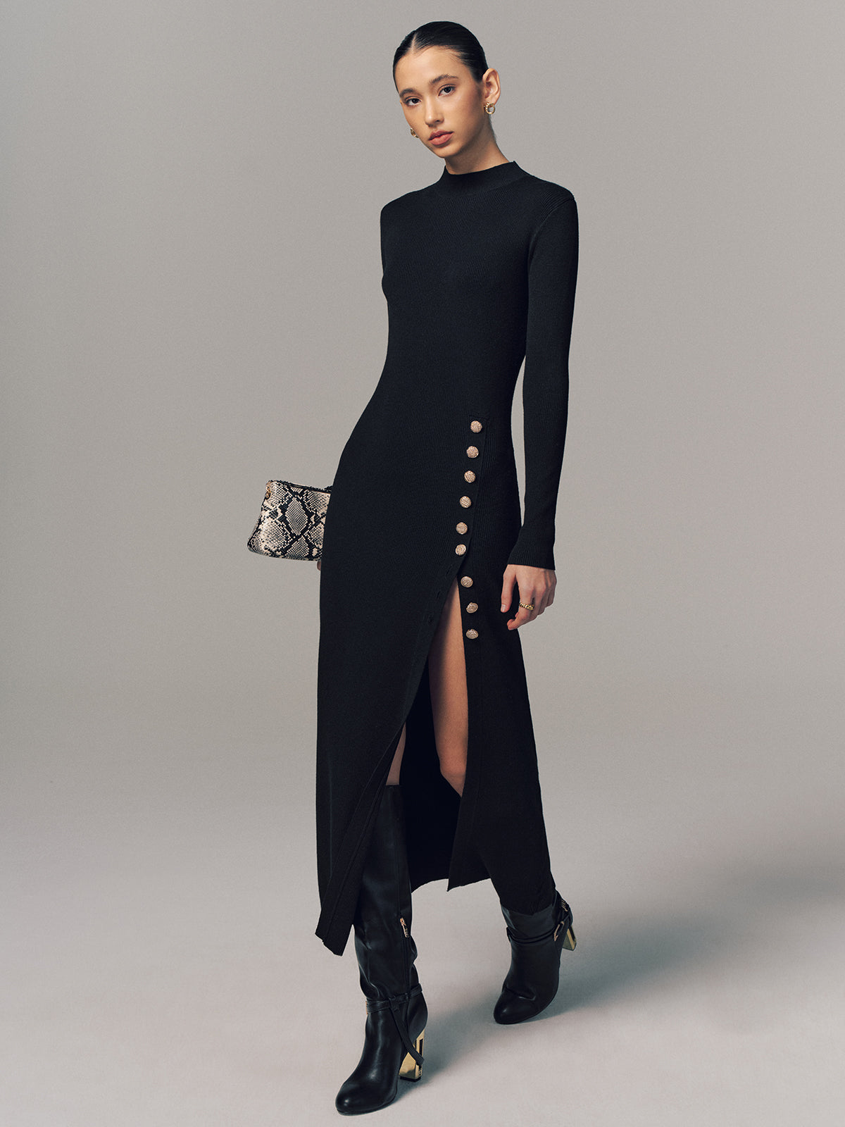 Sukienka maxi z długim rękawem i rozcięciem