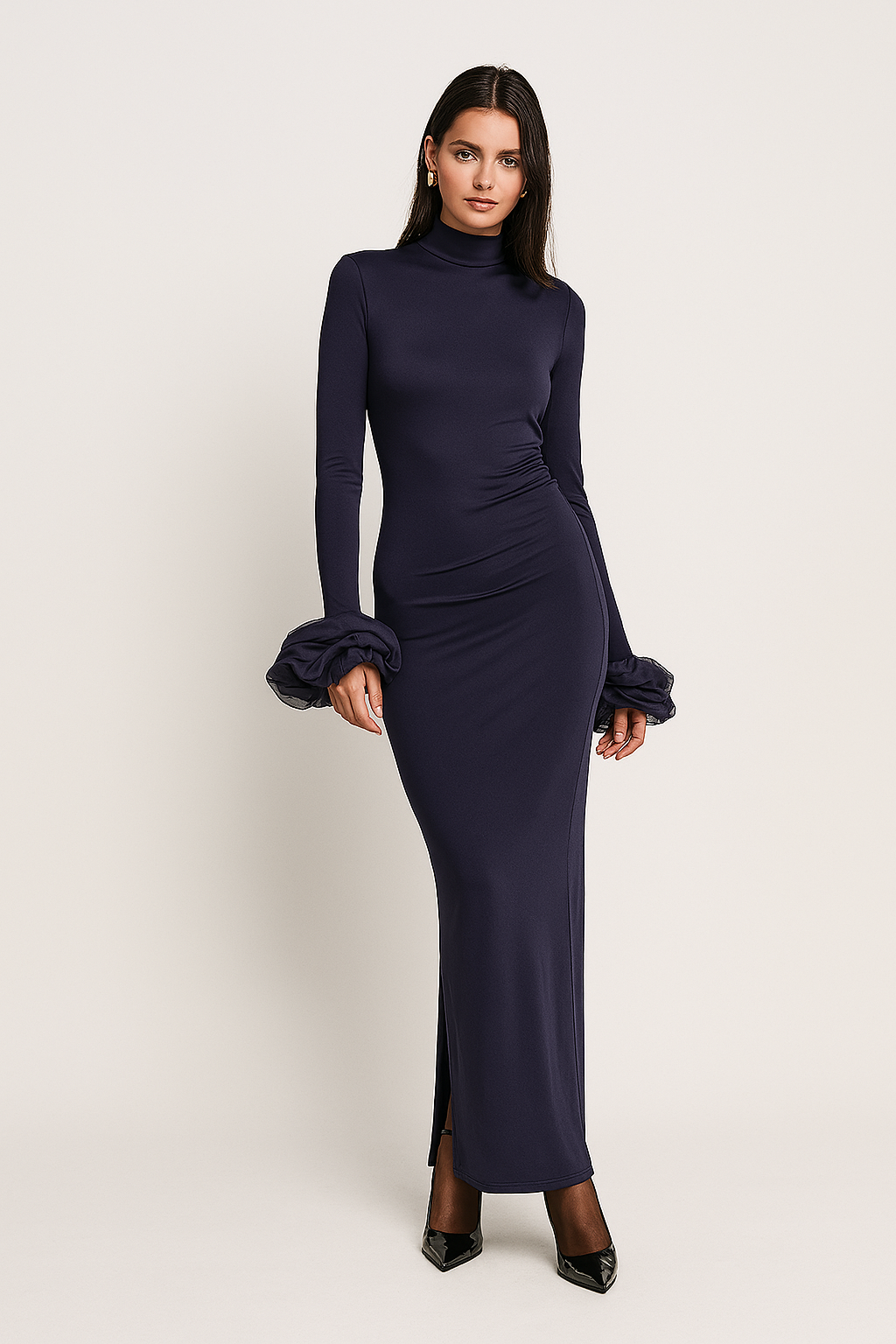 Sukienka wieczorowa z długimi bufkami i dopasowanym krojem