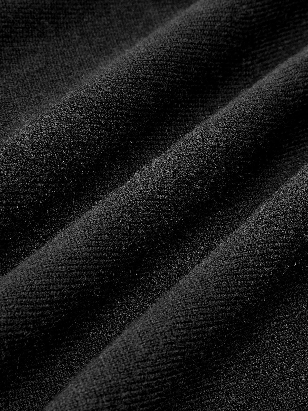 Sukienka z długim rękawem i rozkloszowanym dołem