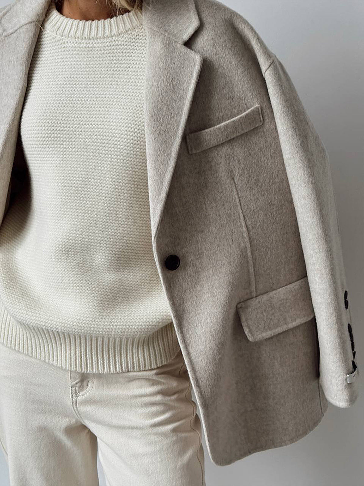 Sweter damski oversize z prążkowanymi mankietami