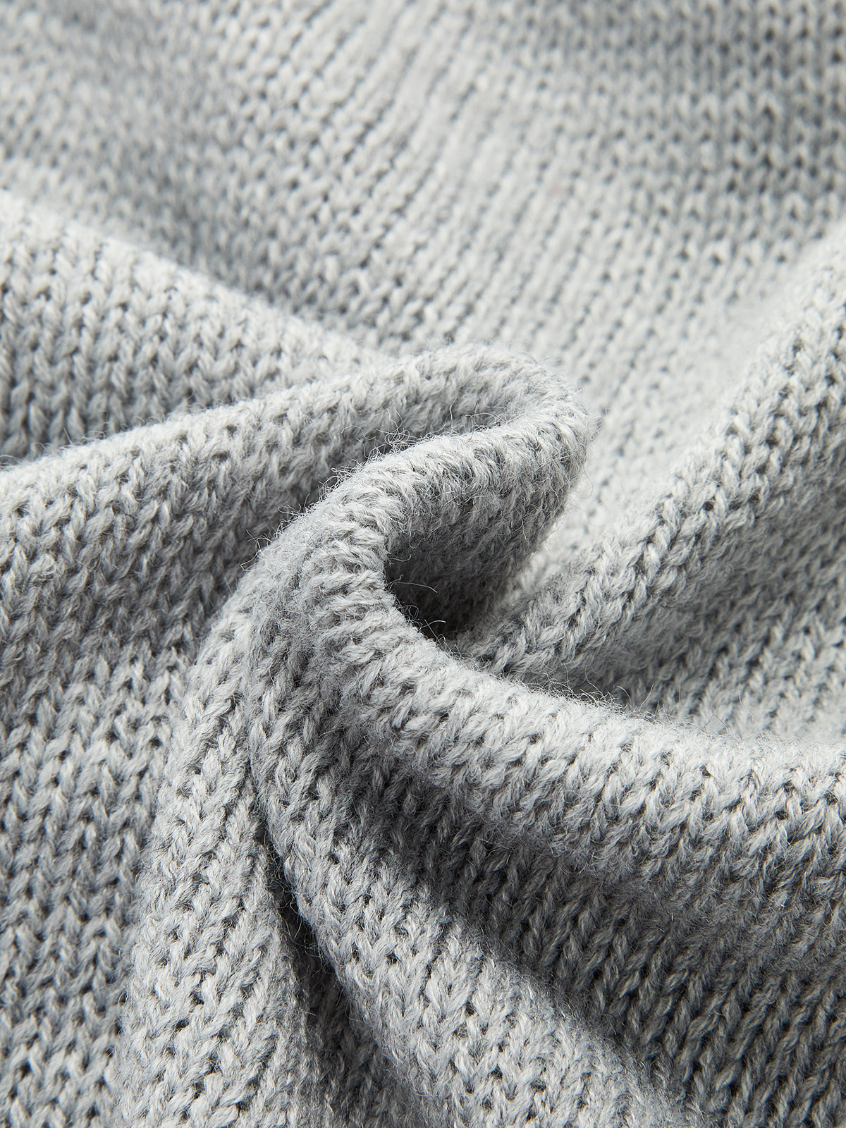 Sweter damski z ozdobnym kwiatowym wzorem