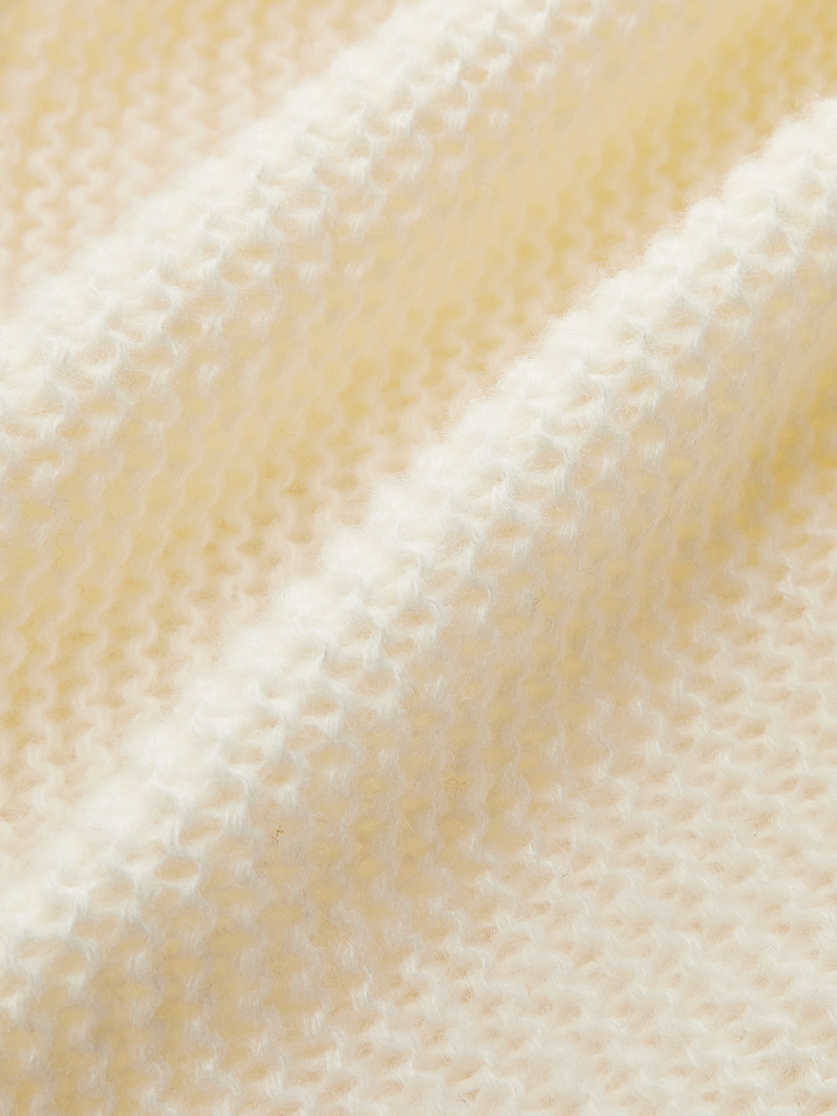 Sweter krótki z szerokimi rękawami