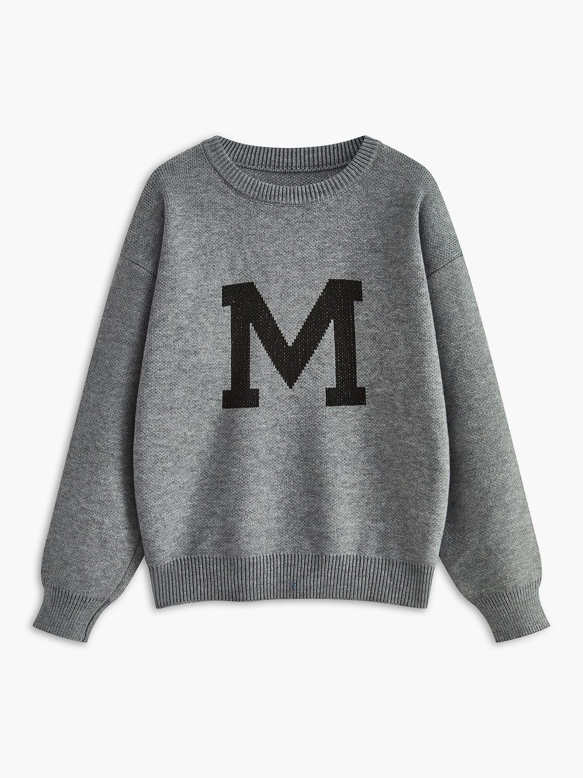 Sweter oversize z dużą literą na przodzie