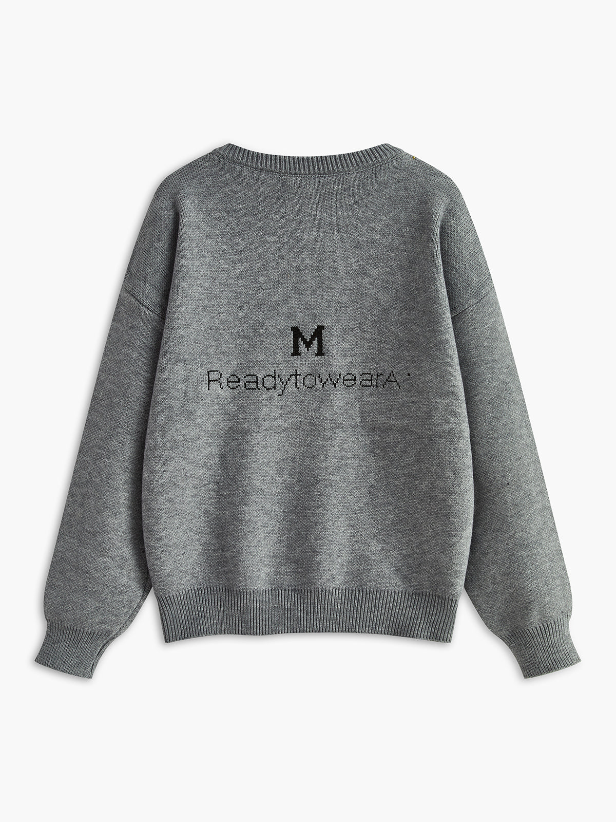 Sweter oversize z dużą literą na przodzie