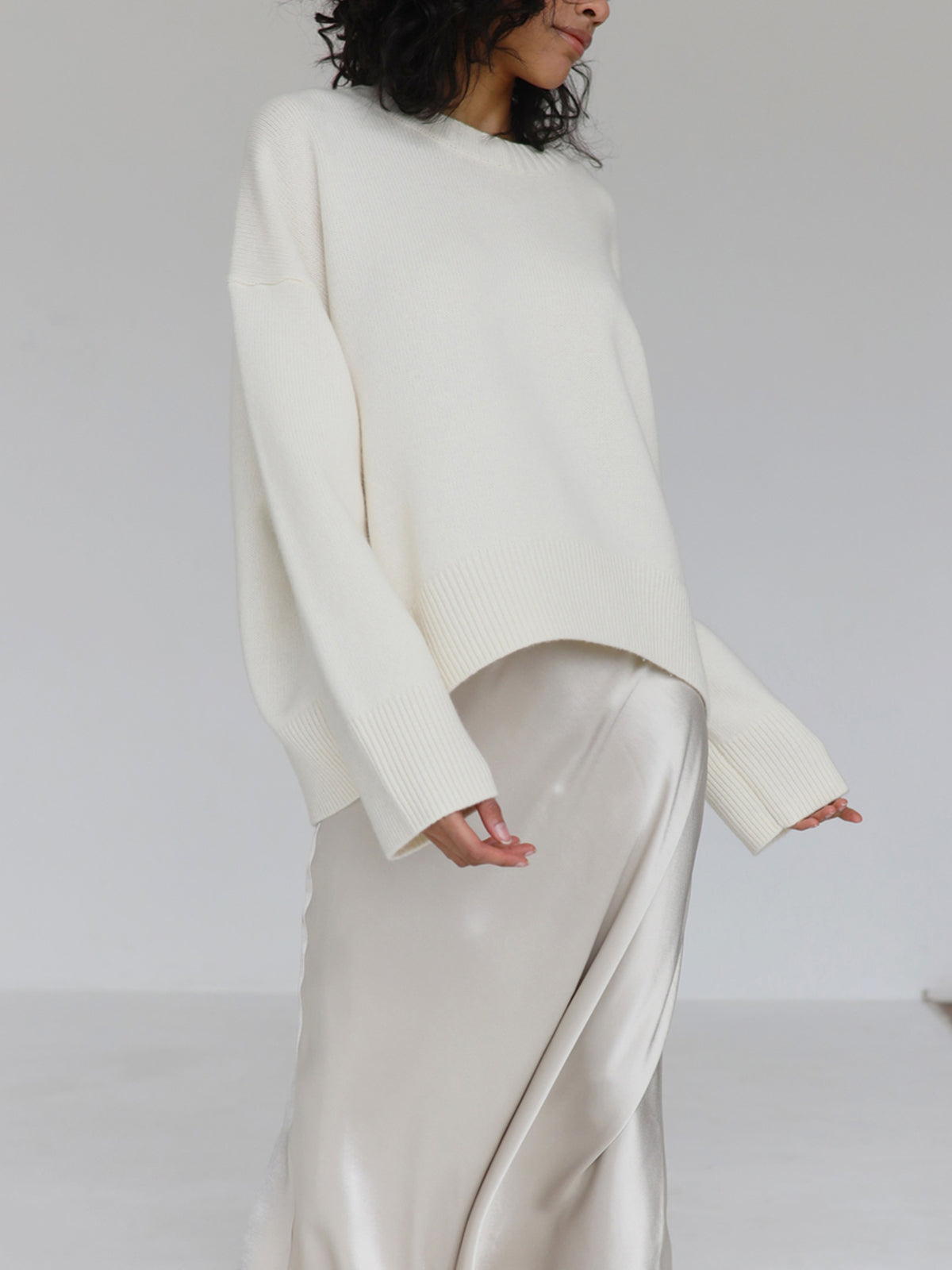 Sweter oversize z szerokimi rękawami