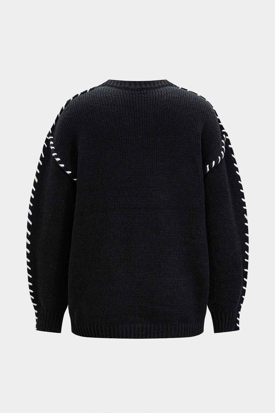 Sweter z ozdobnym ściegiem na rękawach