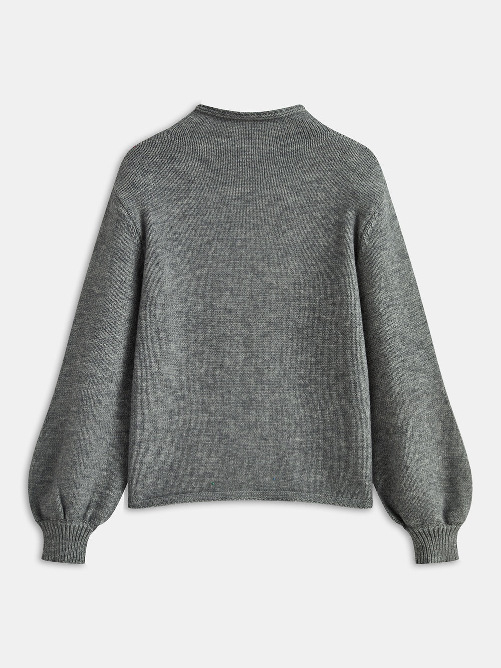 Sweter z ozdobnymi aplikacjami na ramieniu