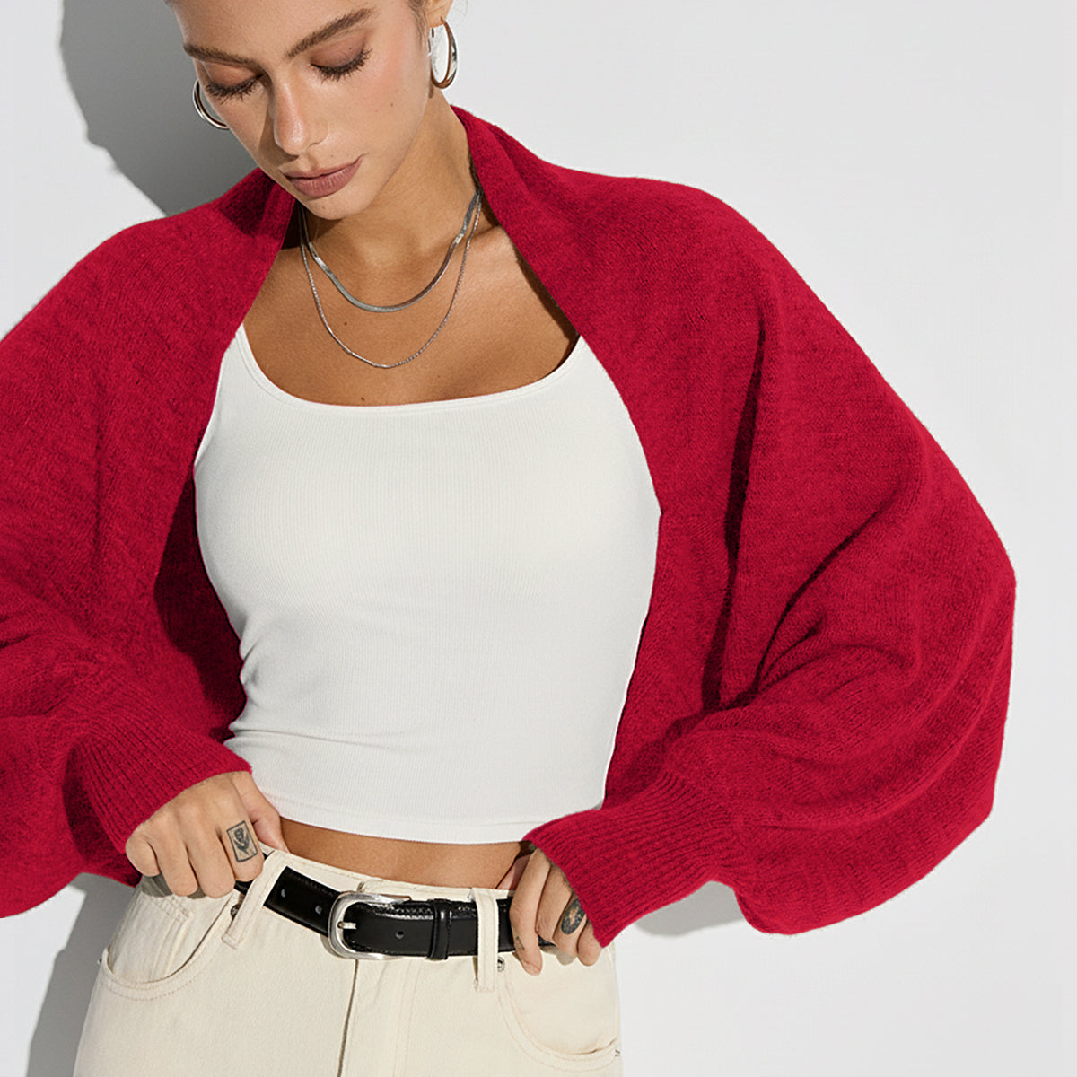 Sweter z szerokimi rękawami i otwartym przodem