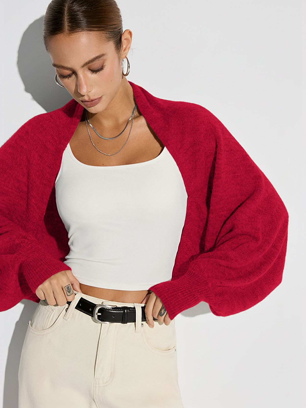 Sweter z szerokimi rękawami i otwartym przodem
